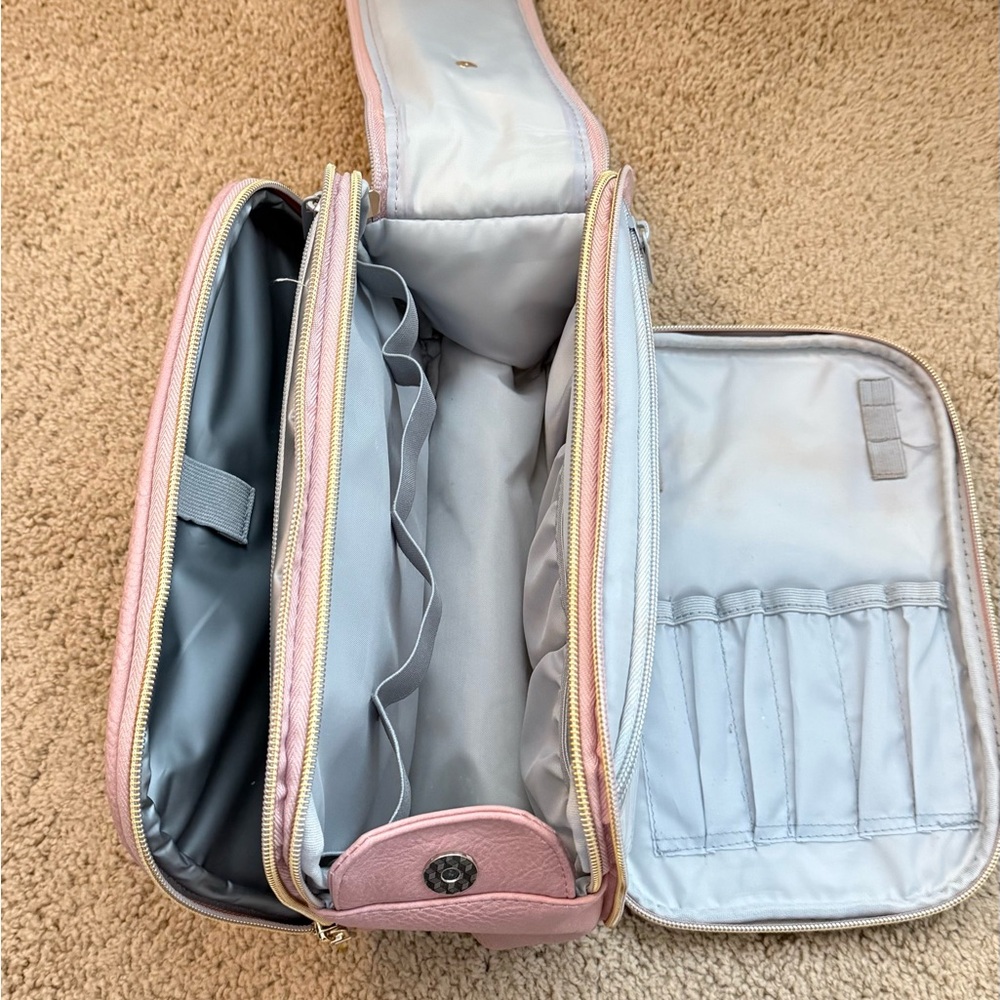 Women’s Large Pink Toiletry Bag - Picture 8 of 8
